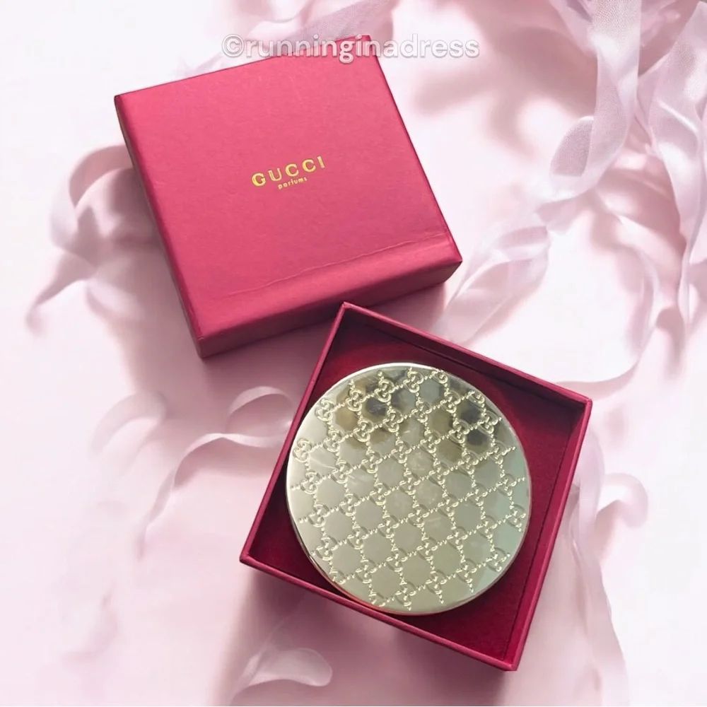 New Limited Edition Gucci Embossed Monogram Compact Double Mirror In Gold - Picture 16 of 16